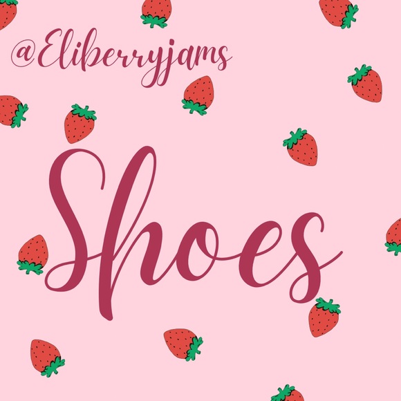 ๐ Shoes Section - Picture 2 of 3